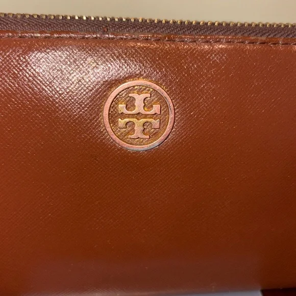 Tory Burch   Long wallet  zippy wallet leather  brown / gold tone good condition - Picture 3 of 16
